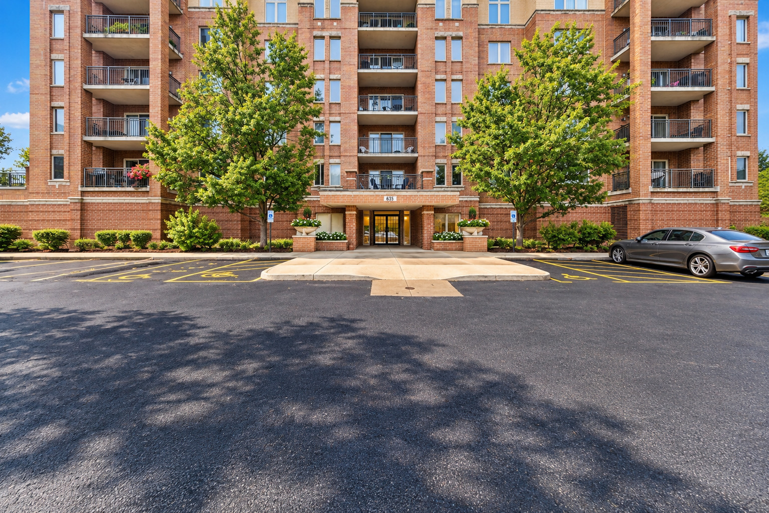 635 Perrie Drive Unit 605 — photo