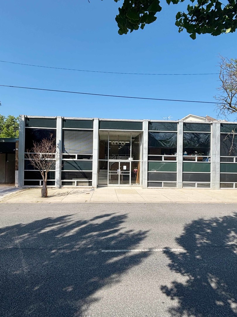 5765 N Lincoln Avenue 19 — photo
