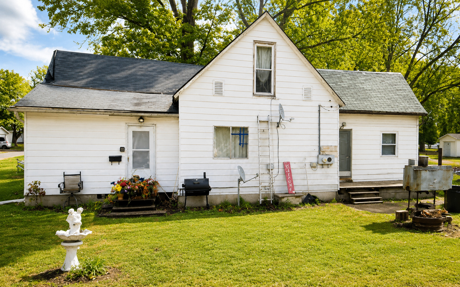 901 Howard Street — photo