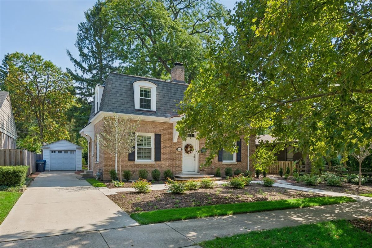 2741 Lincolnwood Drive — photo