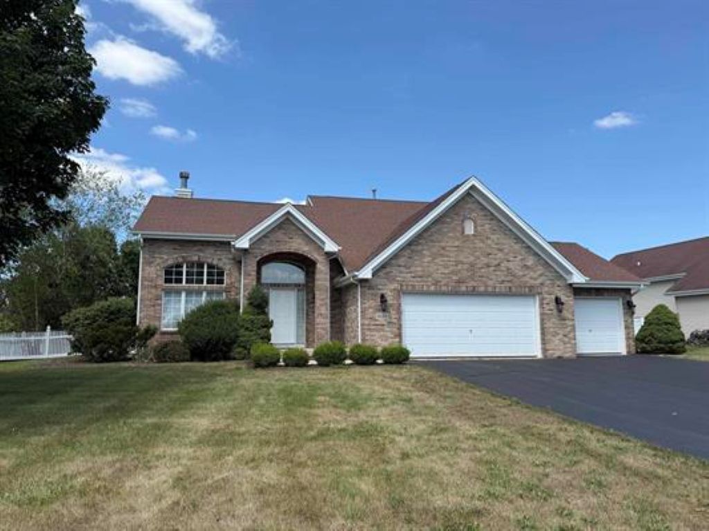 4195 Glenmore Road — photo