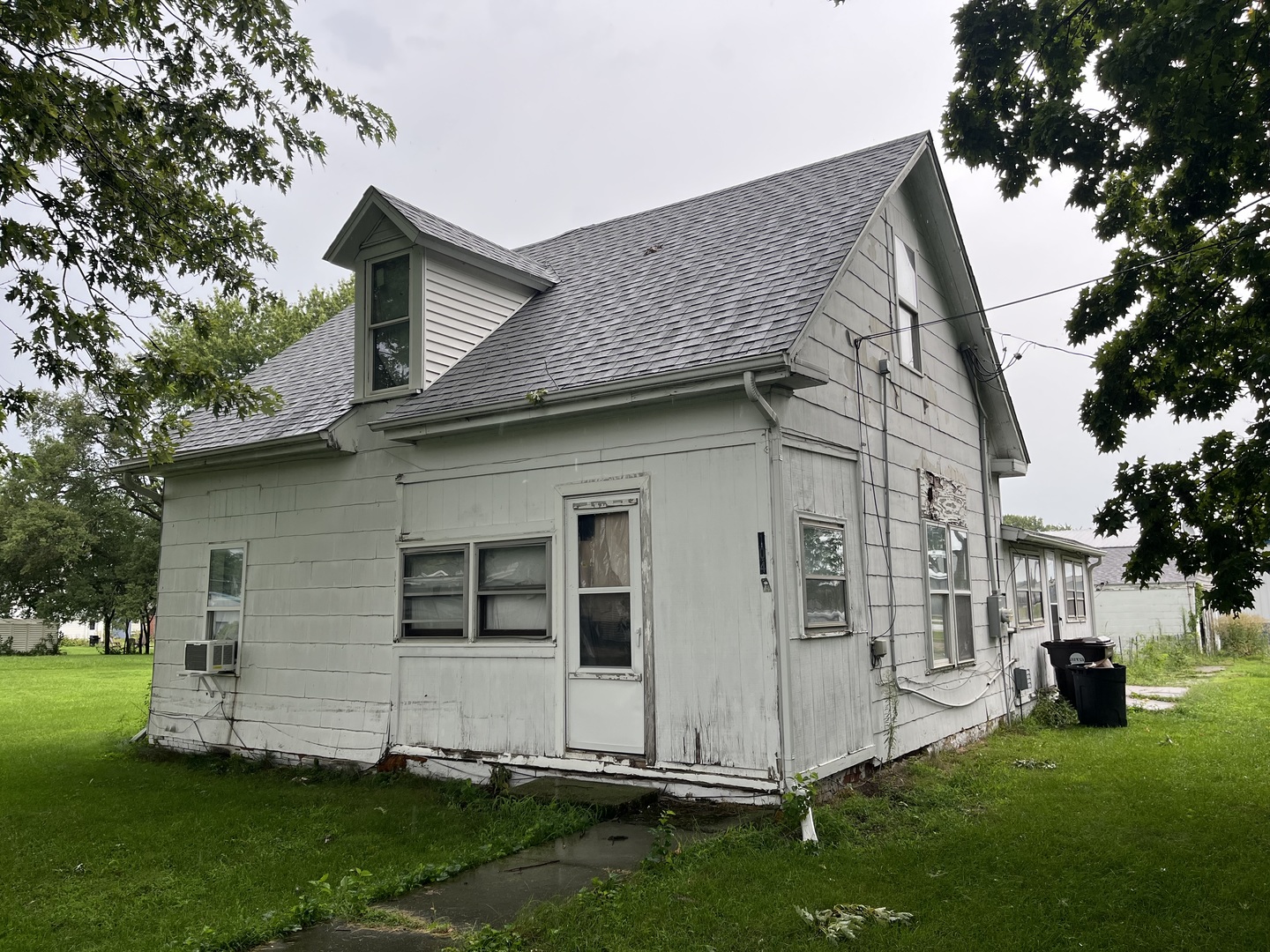 104 N Elm Street — photo
