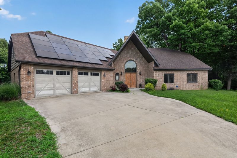 310 Bayview Court — photo