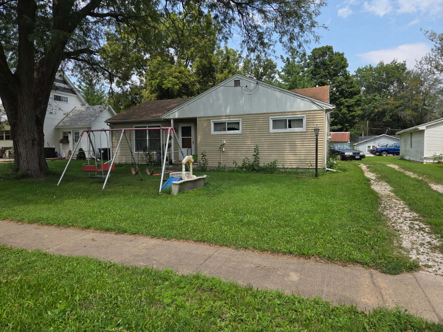 825 Locust Street — photo
