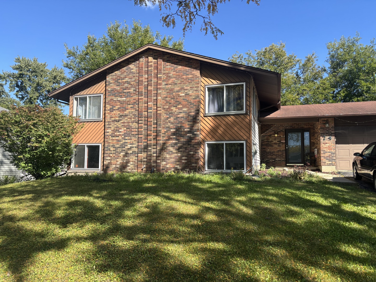714 Dorchester Drive — photo