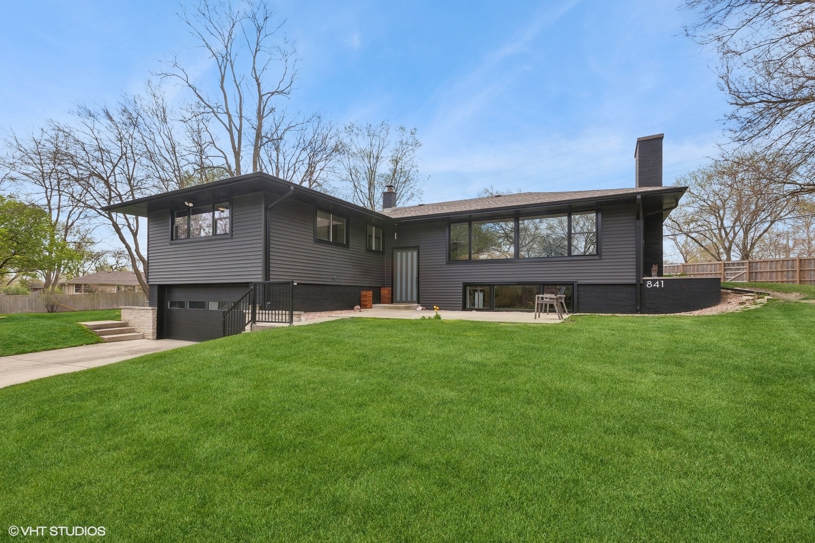 841 Hawthorne Drive — photo