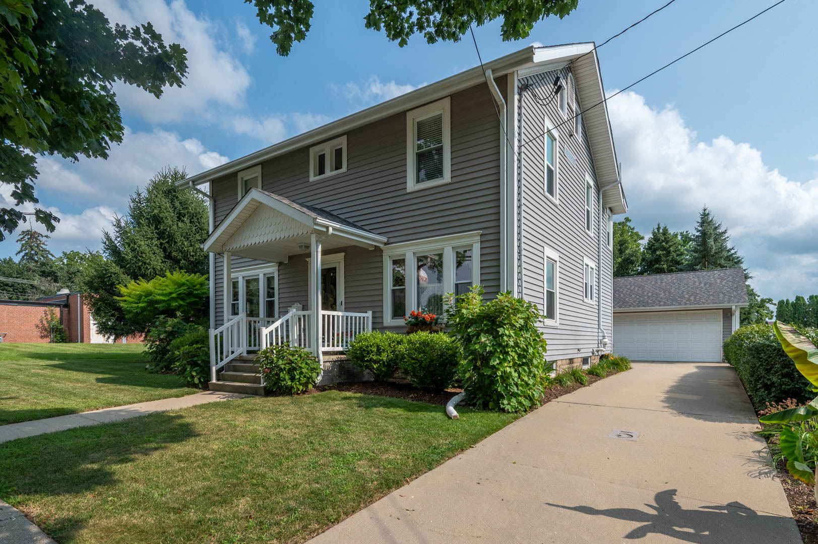 5 E Lincoln Street — photo
