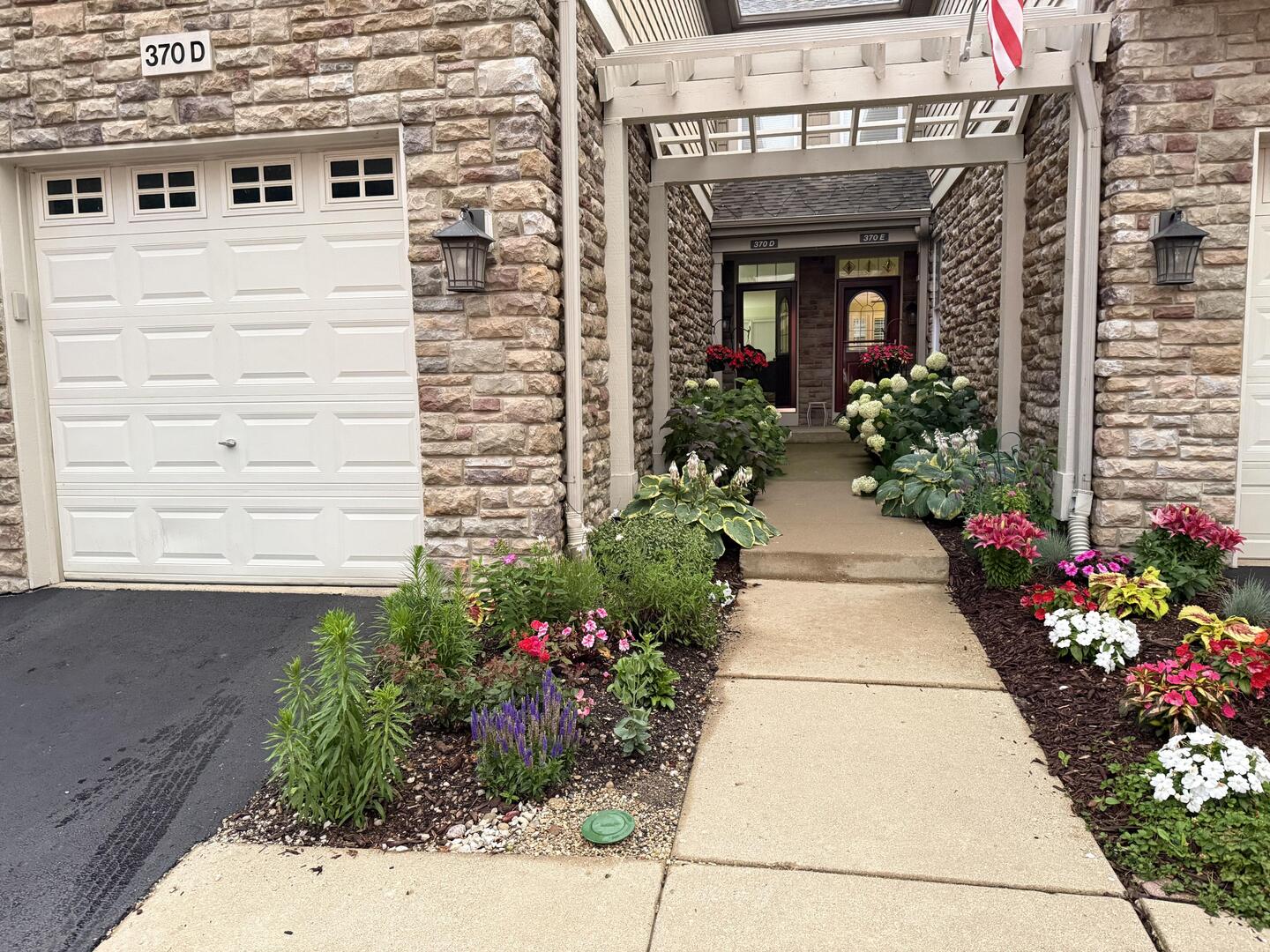 370 Sundown Court D — photo
