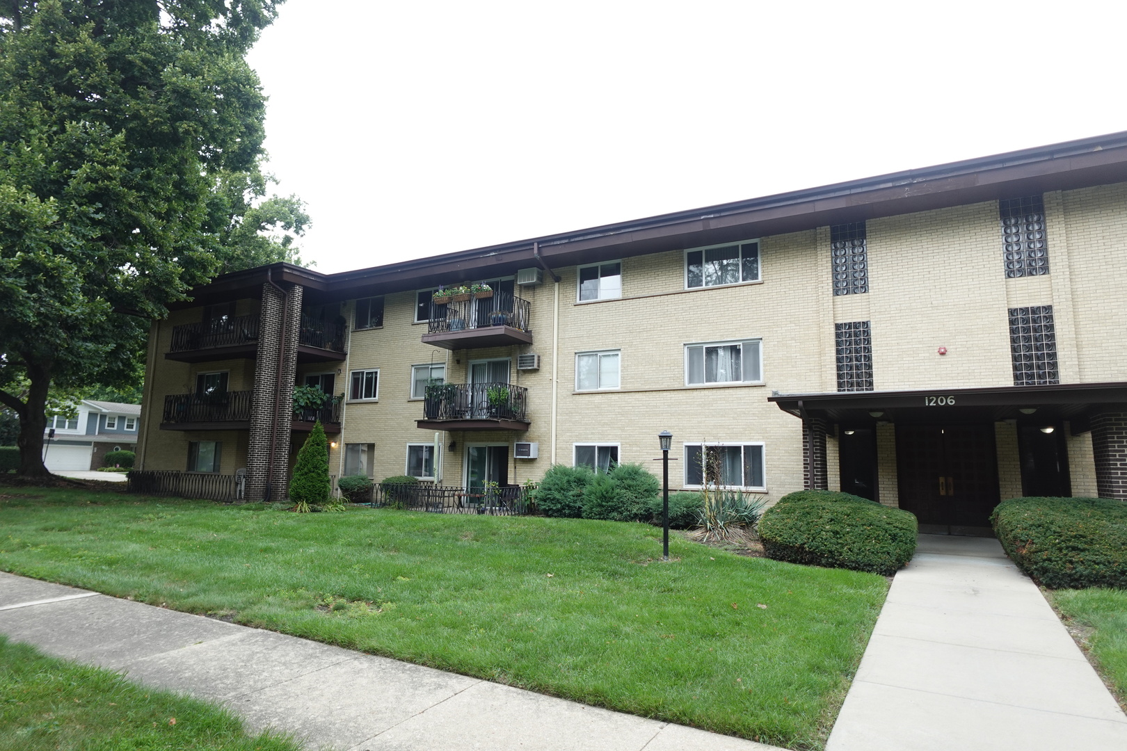 1206 E Fairview Street Unit 102 — photo