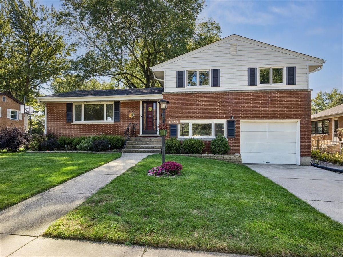 1323 W Sigwalt Street — photo