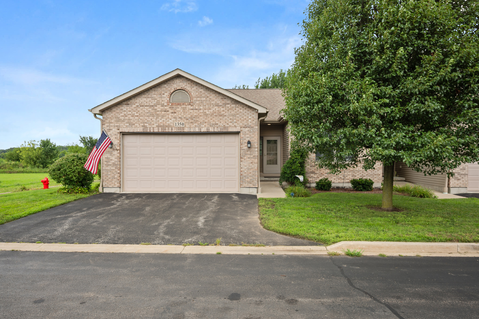 1350 Ridge Drive, Sycamore, IL 60178