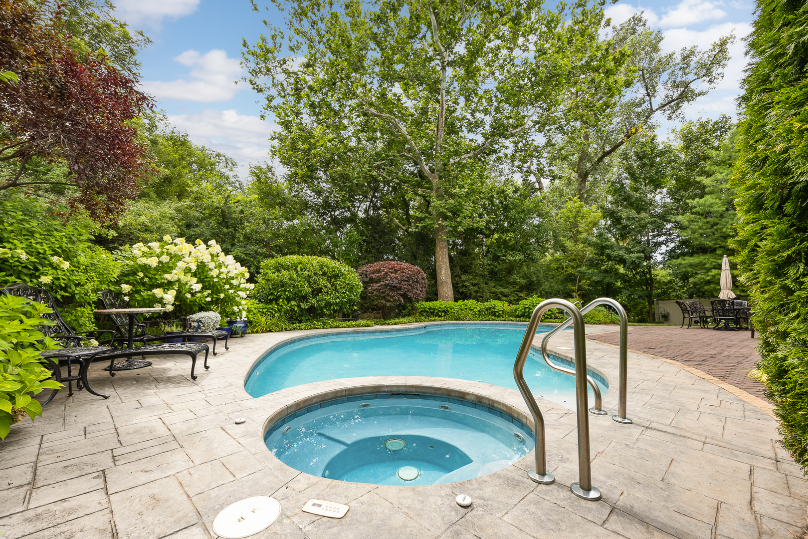 331 Brookside Circle, Wheaton, IL 60187 — photo 2