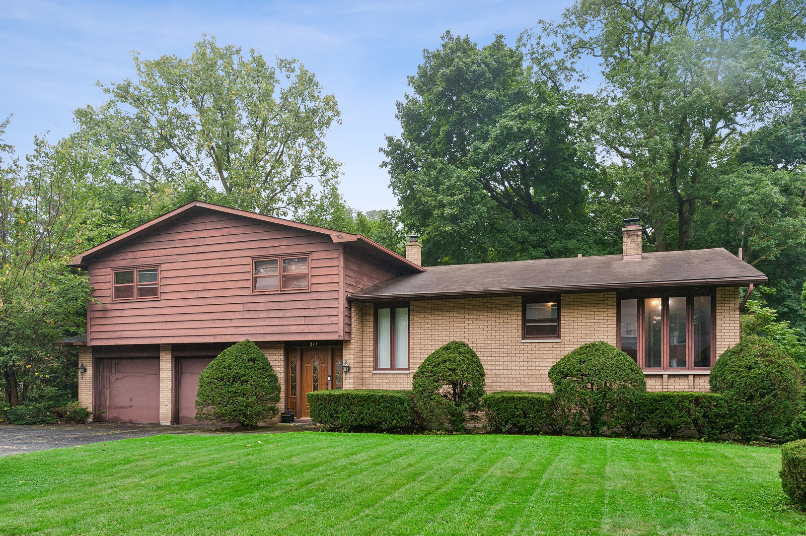 211 Sheridan Court — photo
