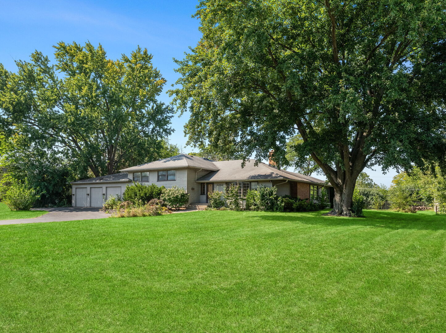 2250 White Oak Drive — photo