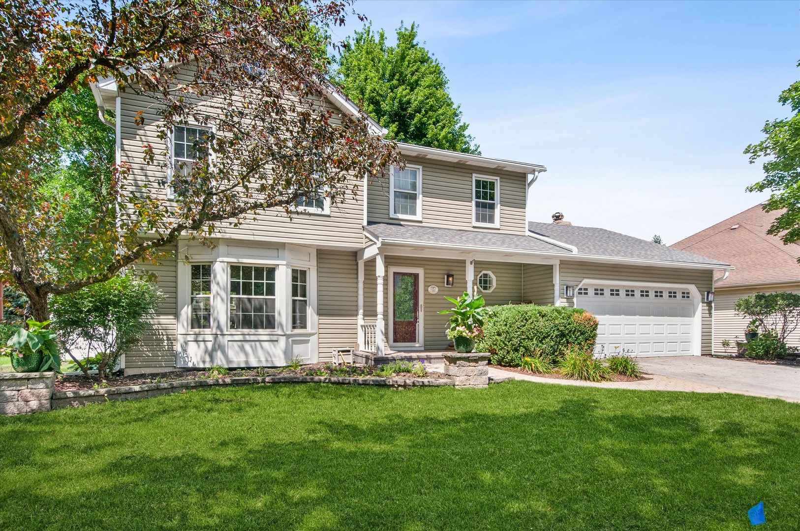 1527 Abbotsford Drive — photo