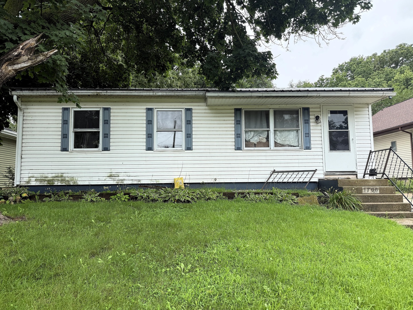 1706 W 1st Street — photo