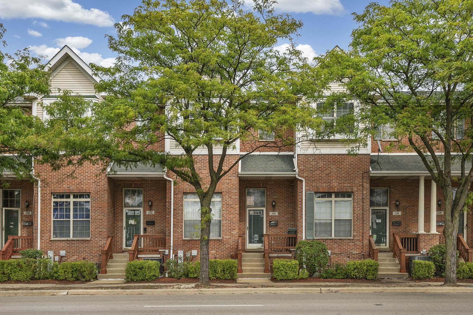1114 Des Plaines Avenue — photo