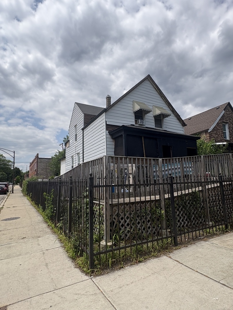 7158 S May Street — photo