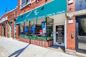 7109 N Clark Street — photo