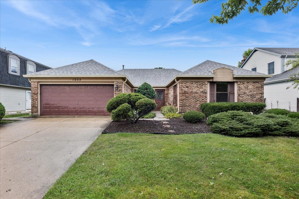 1255 John Drive — photo