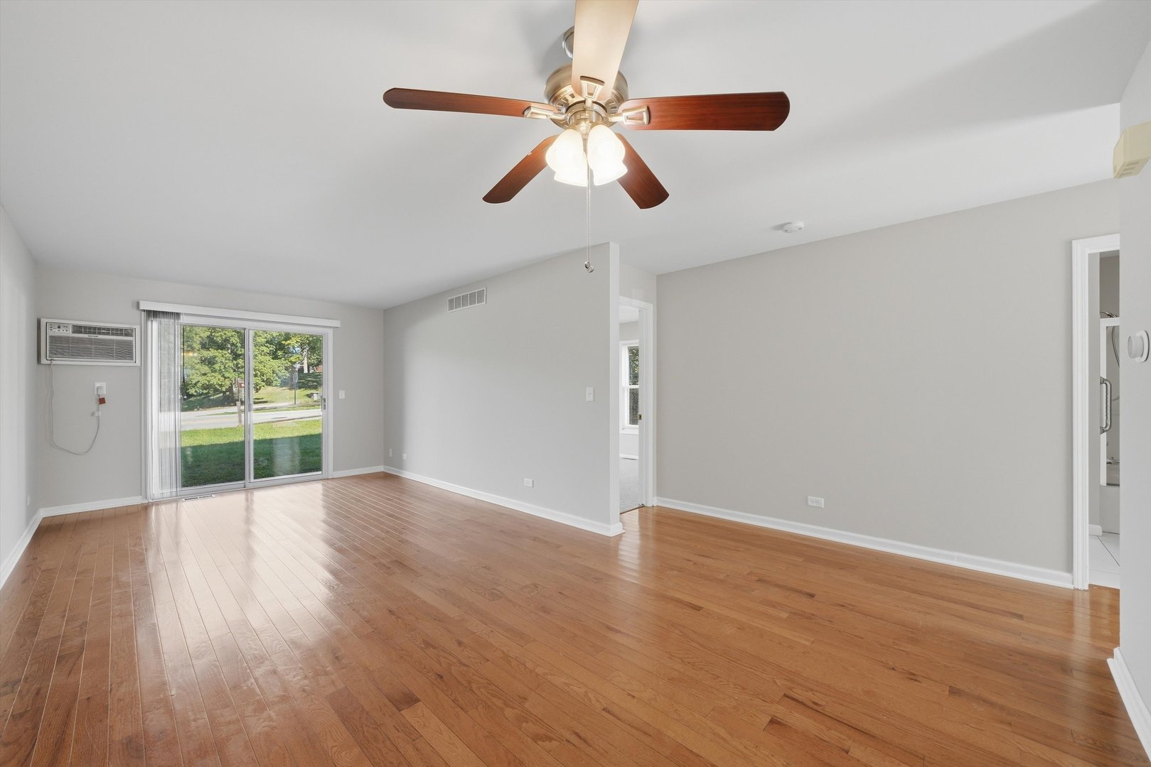 774 Terrace Court #R, Elgin, IL 60120 — photo 2