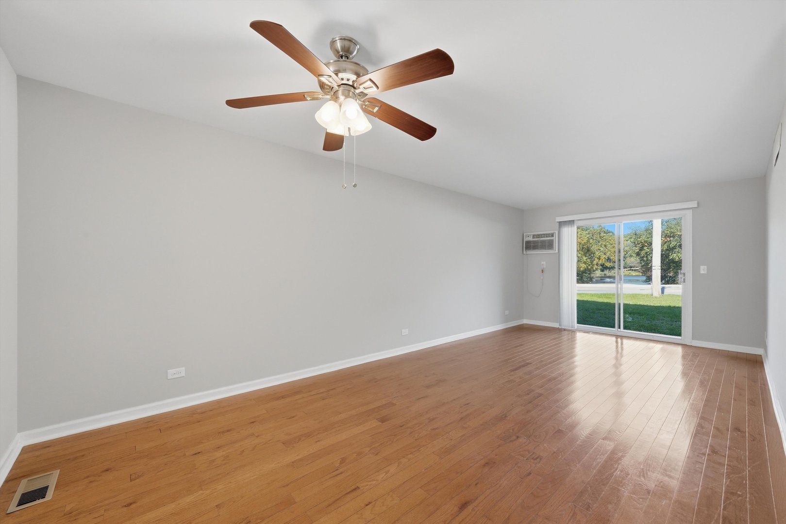 774 Terrace Court #R, Elgin, IL 60120 — photo 3