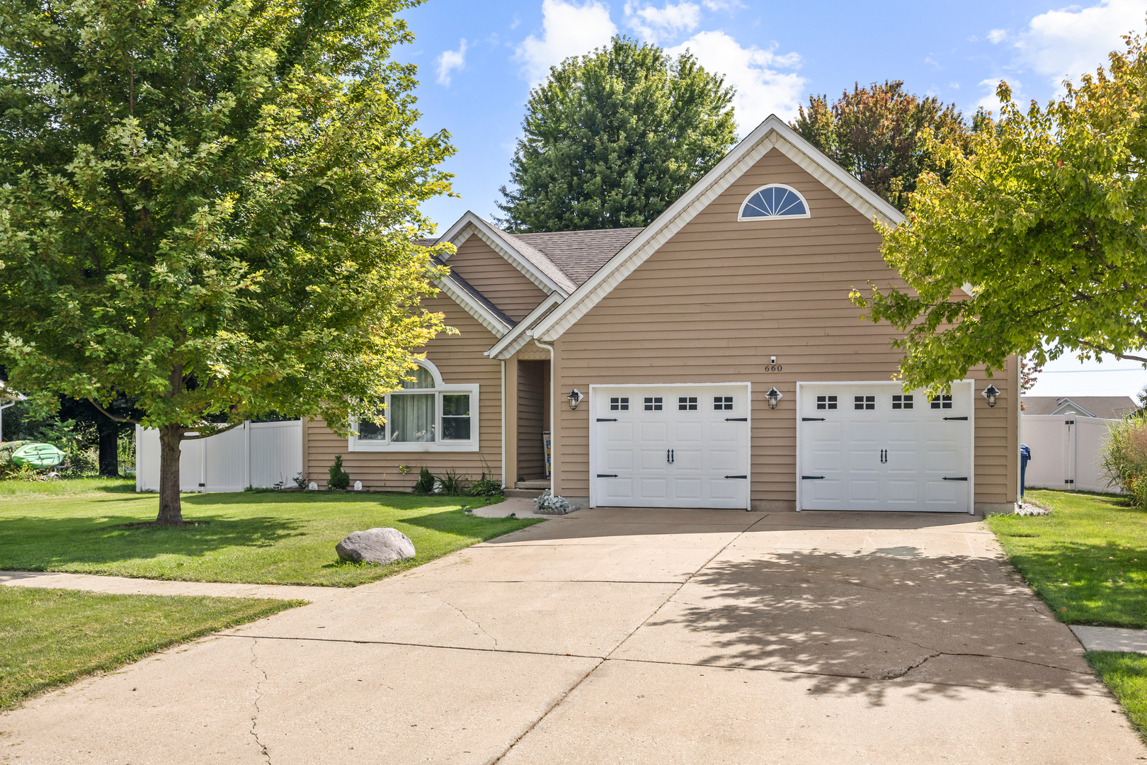 660 Louise Drive — photo