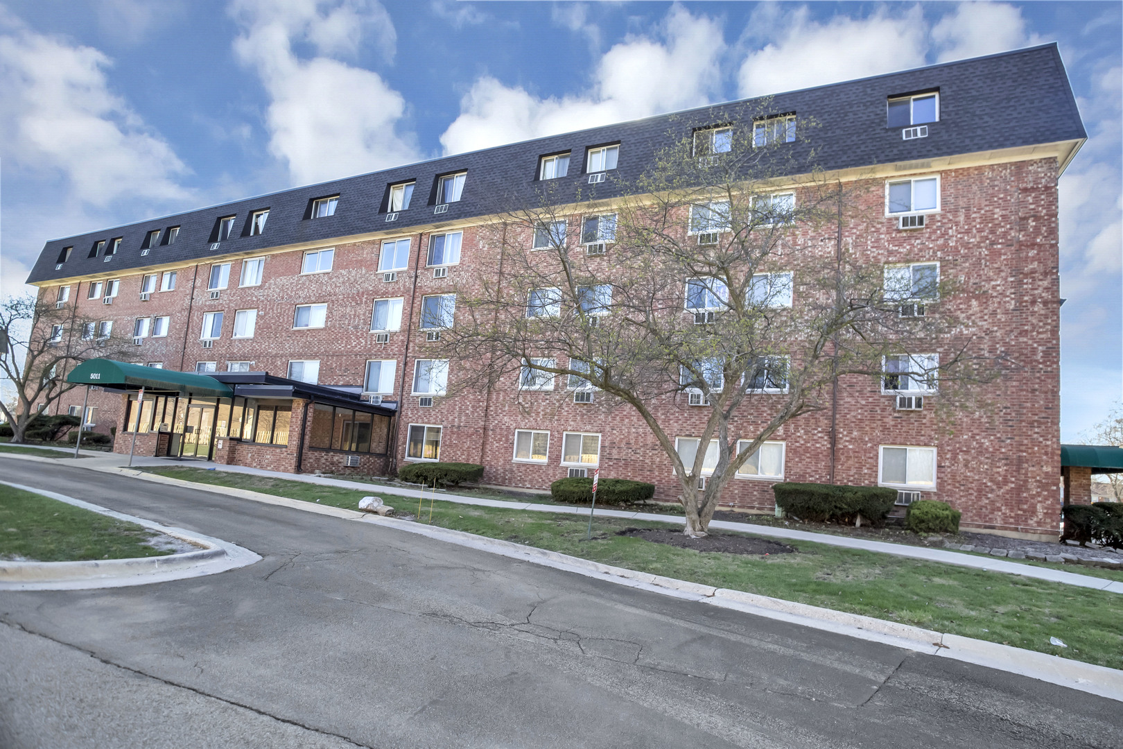 5011 Valley Lane 501 — photo