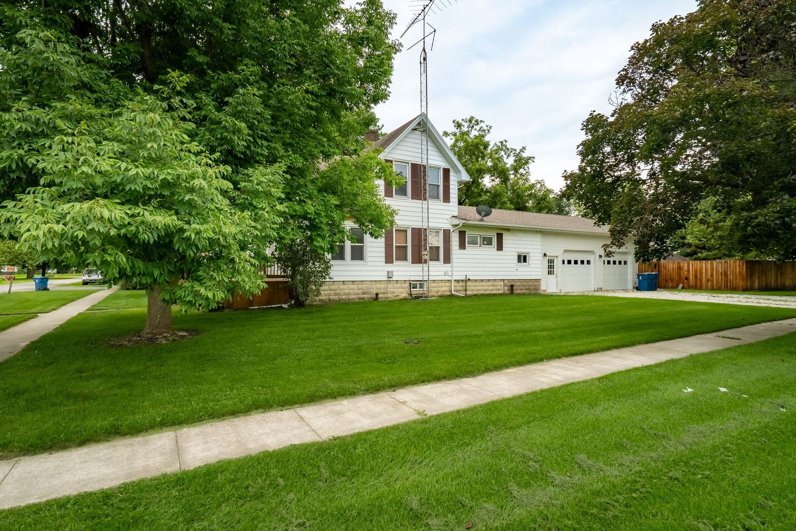 200 E Scott Street, Odell, IL 60460 — photo 2