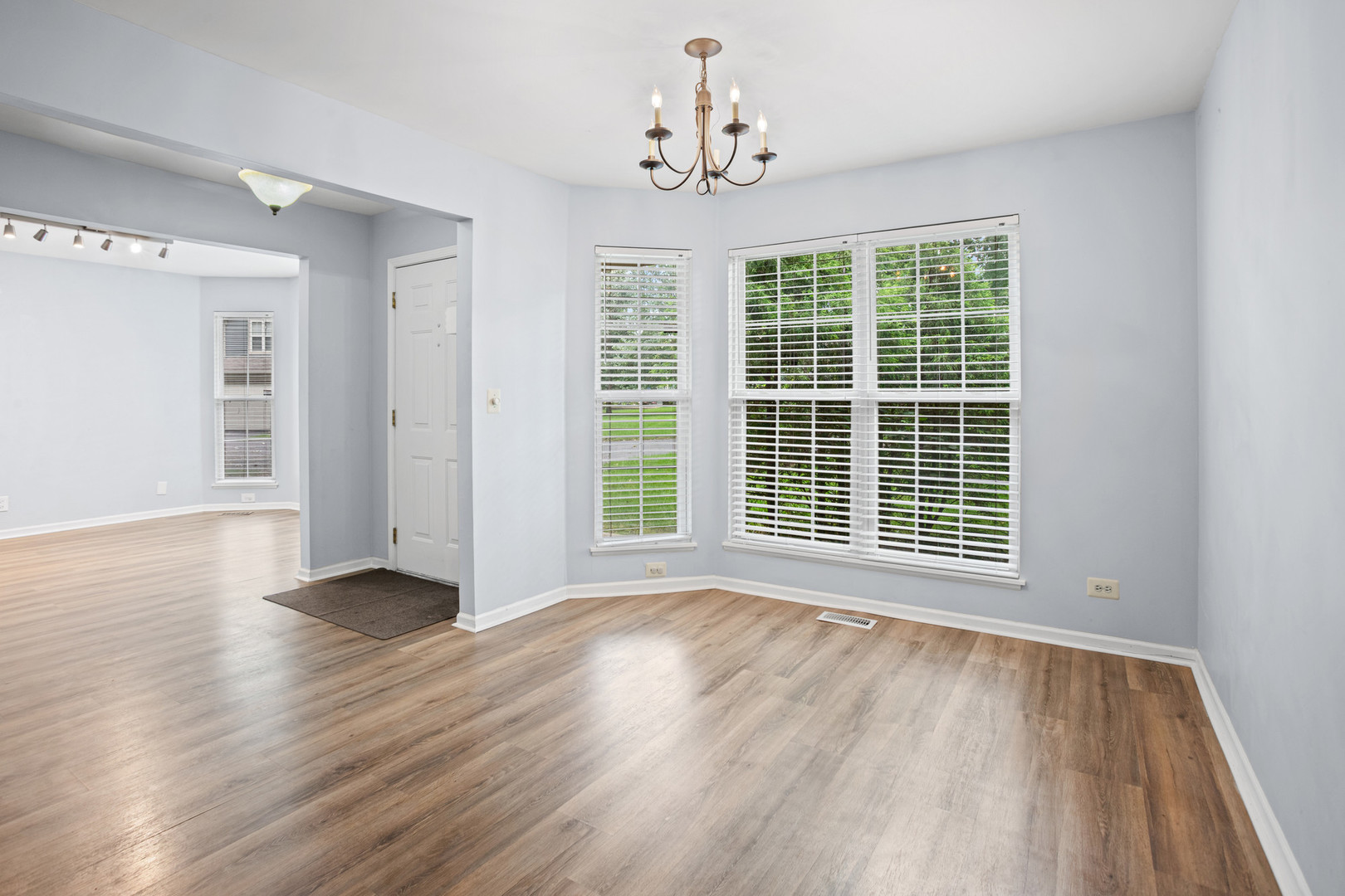 689 Bent Ridge Lane, Elgin, IL 60120 — photo 3