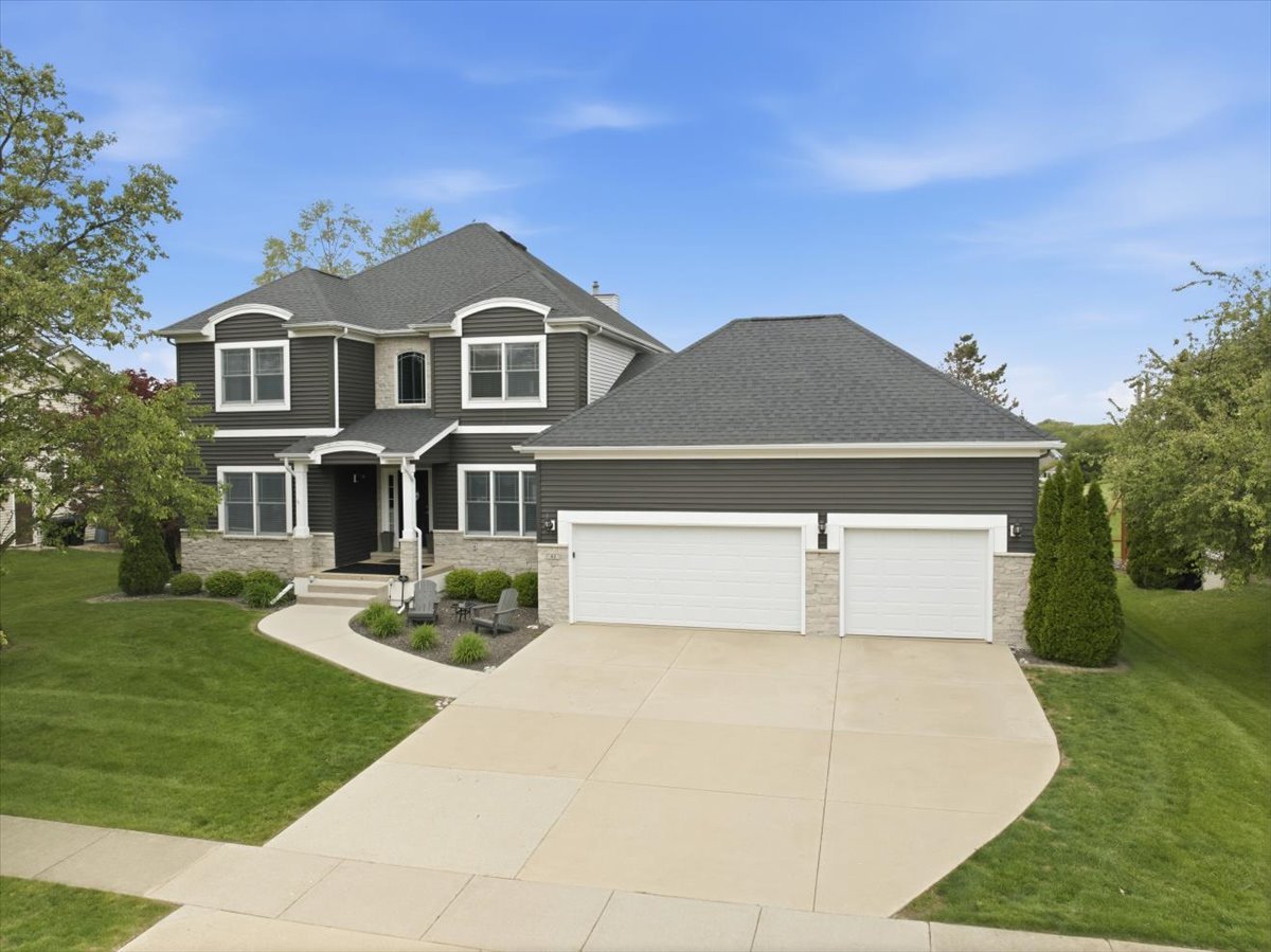 41 Pebblebrook Court — photo