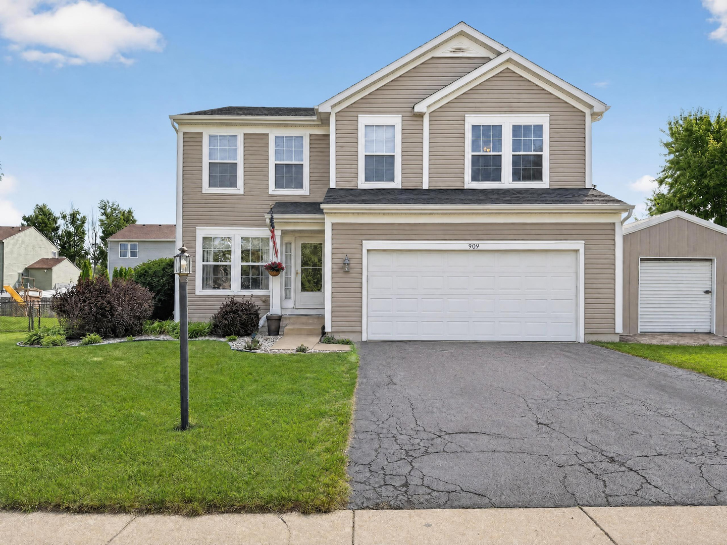 909 Walnut Drive — photo