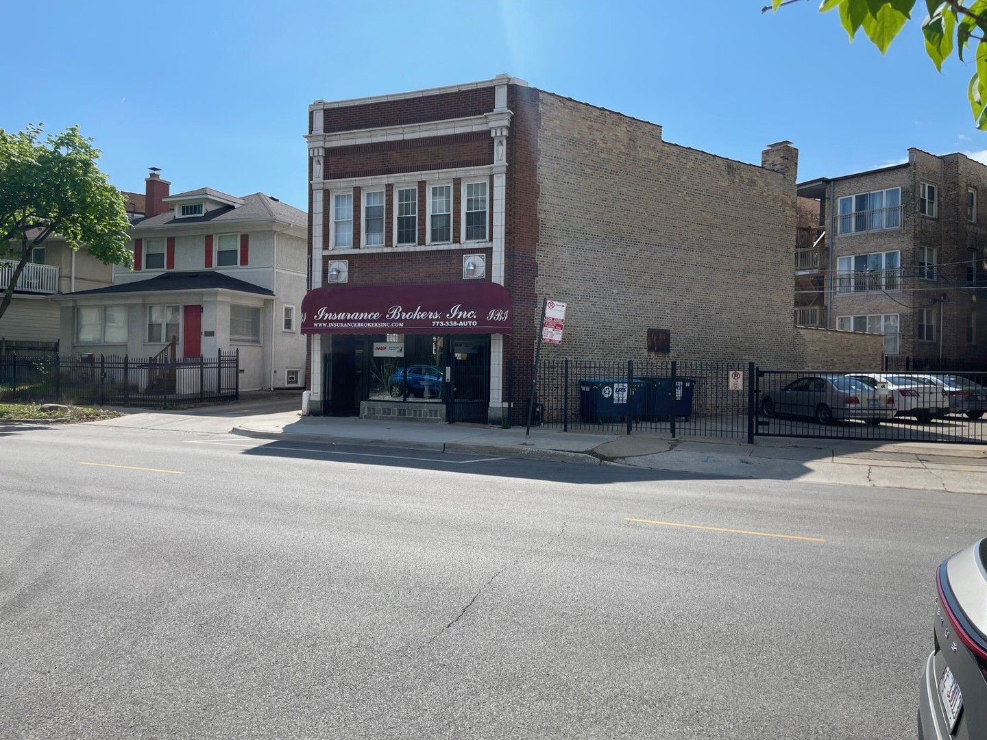7547 N Rogers Avenue — photo