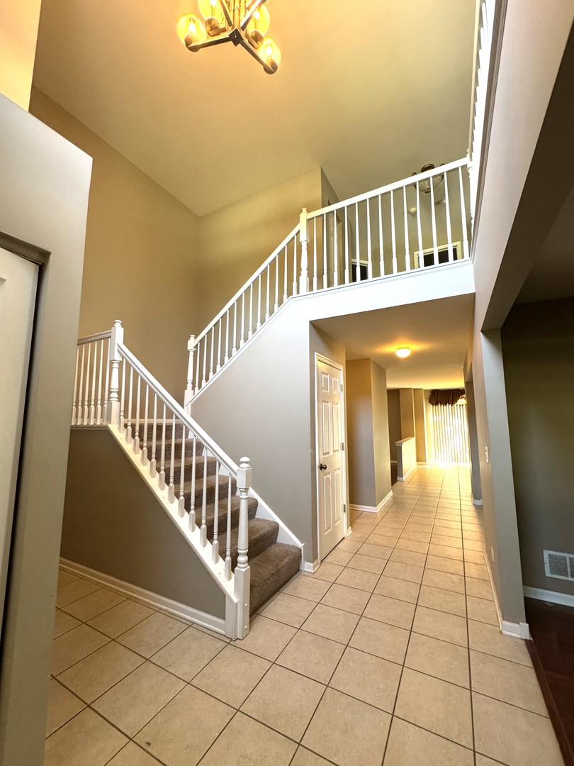 331 Berkeley Drive, Bolingbrook, IL 60440 — photo 2