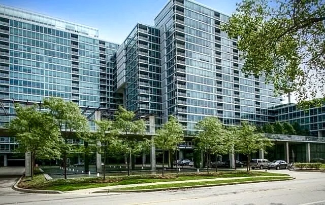 9725 Woods Drive 512 — photo