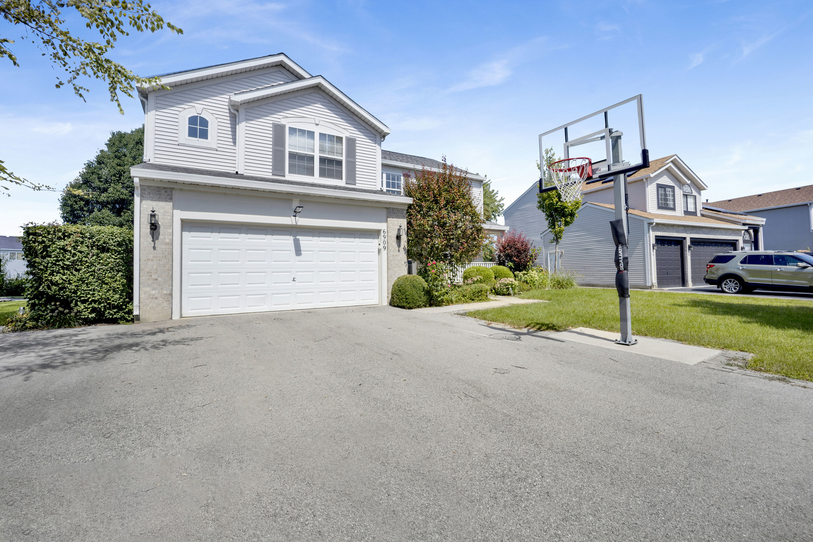 6909 Twin Falls Drive — photo