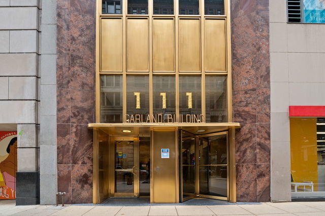 111 N Wabash Avenue — photo