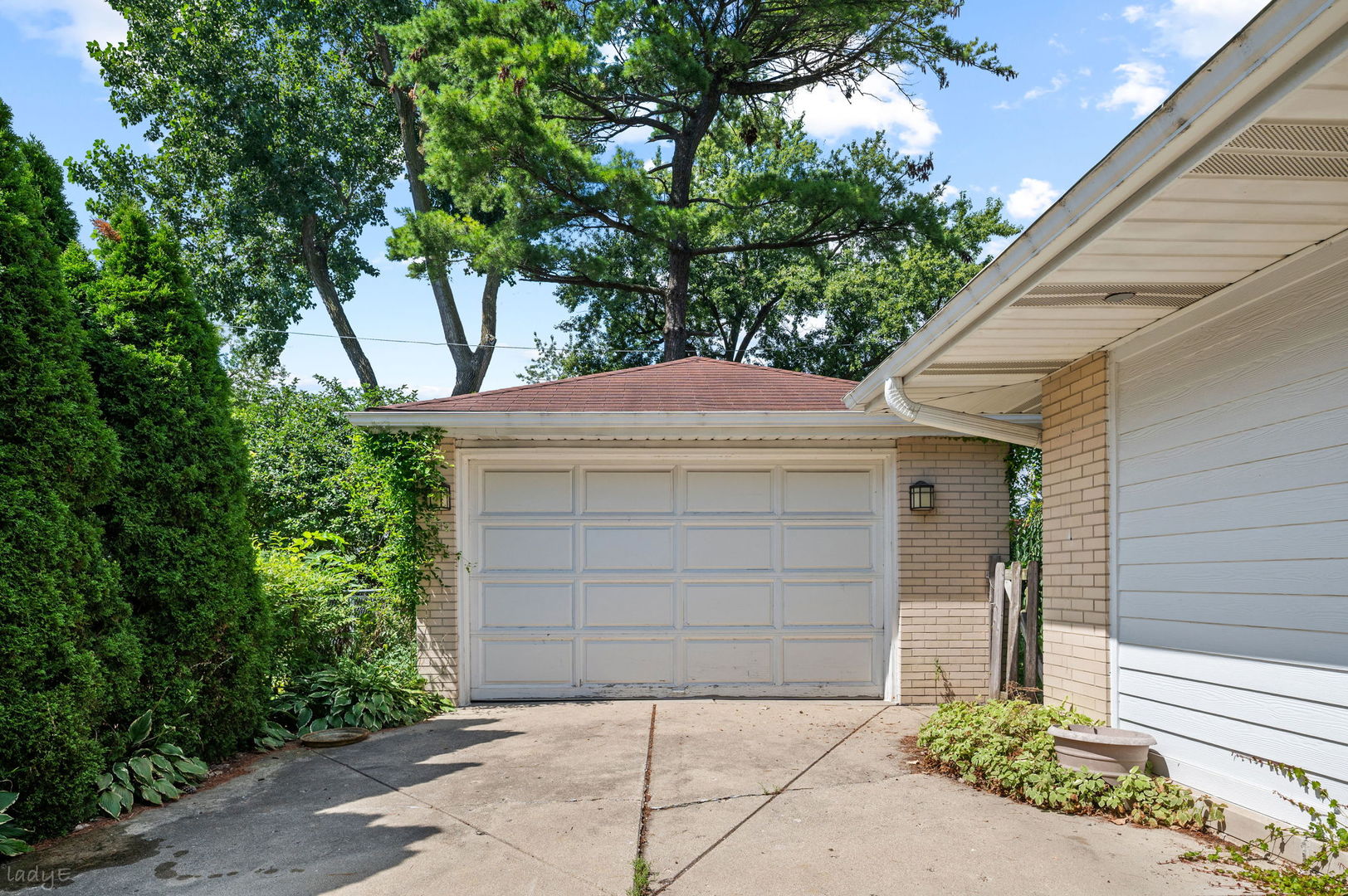 Home in Skokie, IL 60076 — photo 2
