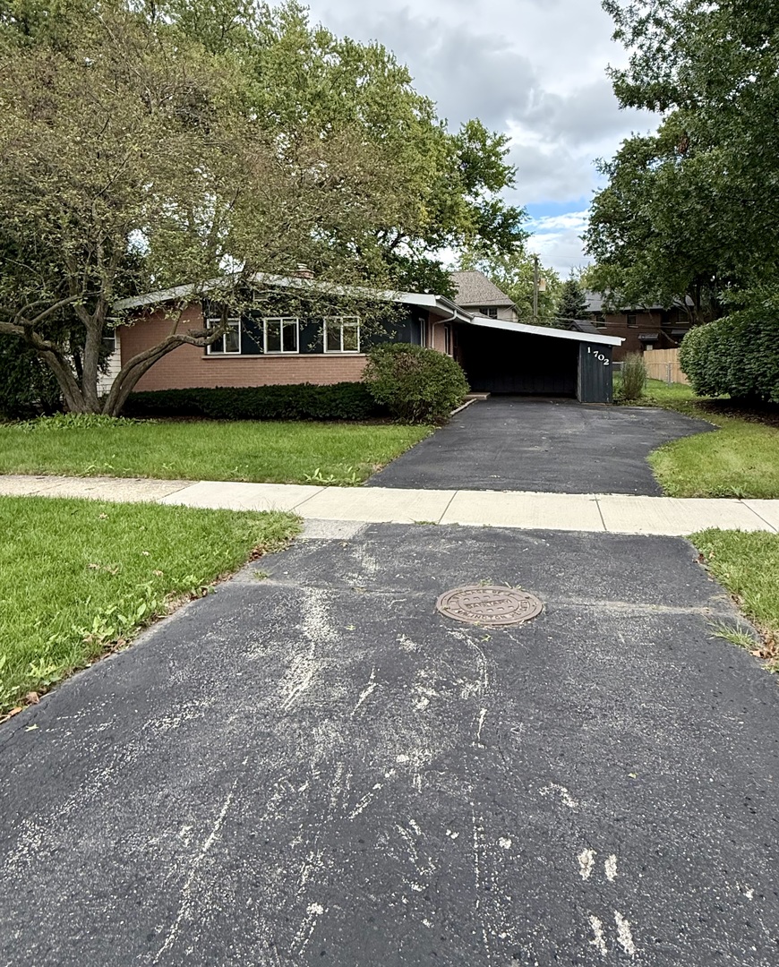 1702 W Oakton Street — photo
