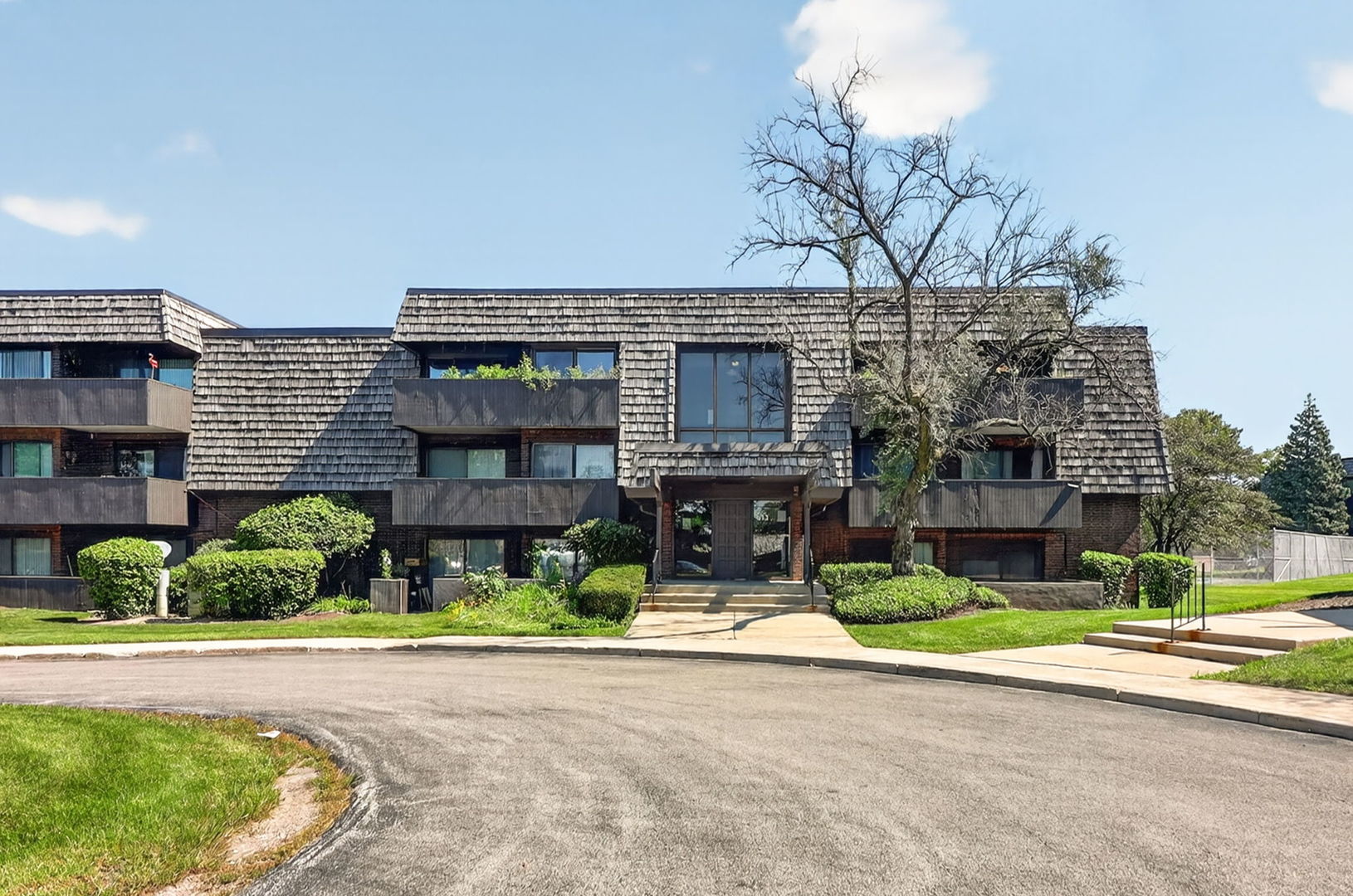 513 Timber Ridge Drive #105C, Carol Stream, IL 60188