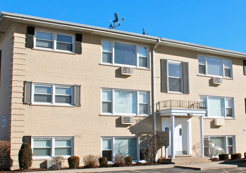 5039 N East River Road 3a — photo