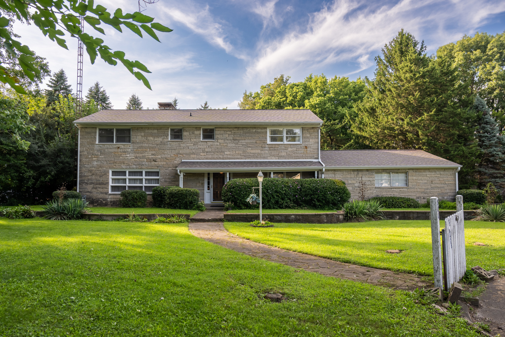 801 Oakcrest Drive — photo