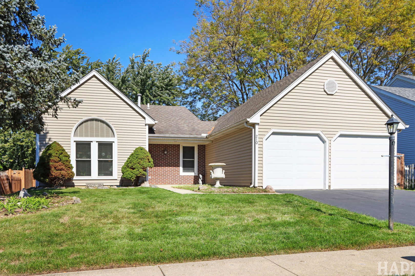 210 W Streamwood Boulevard — photo