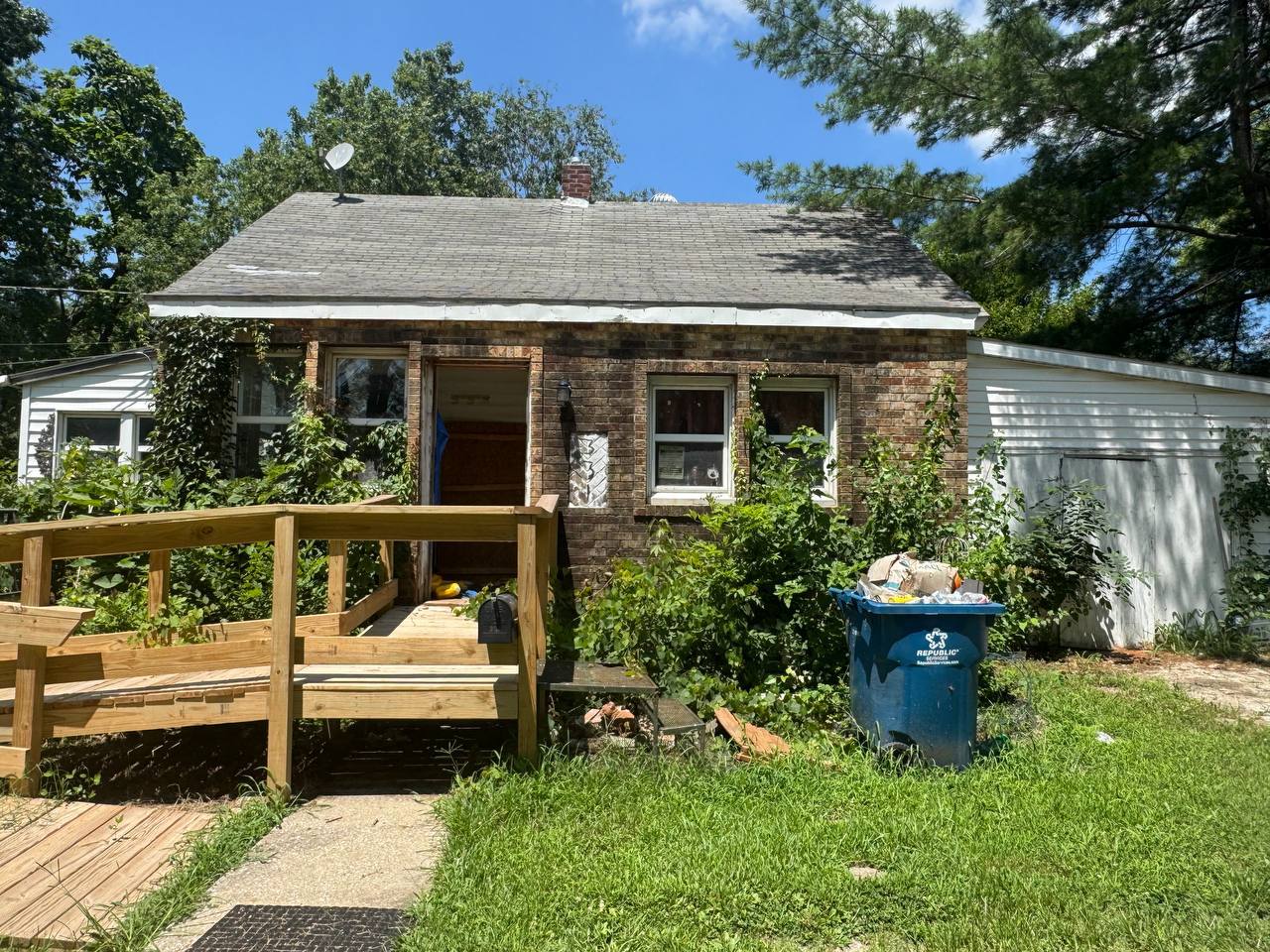 331 E Ellis Street, Centralia, IL 62801 — photo 2