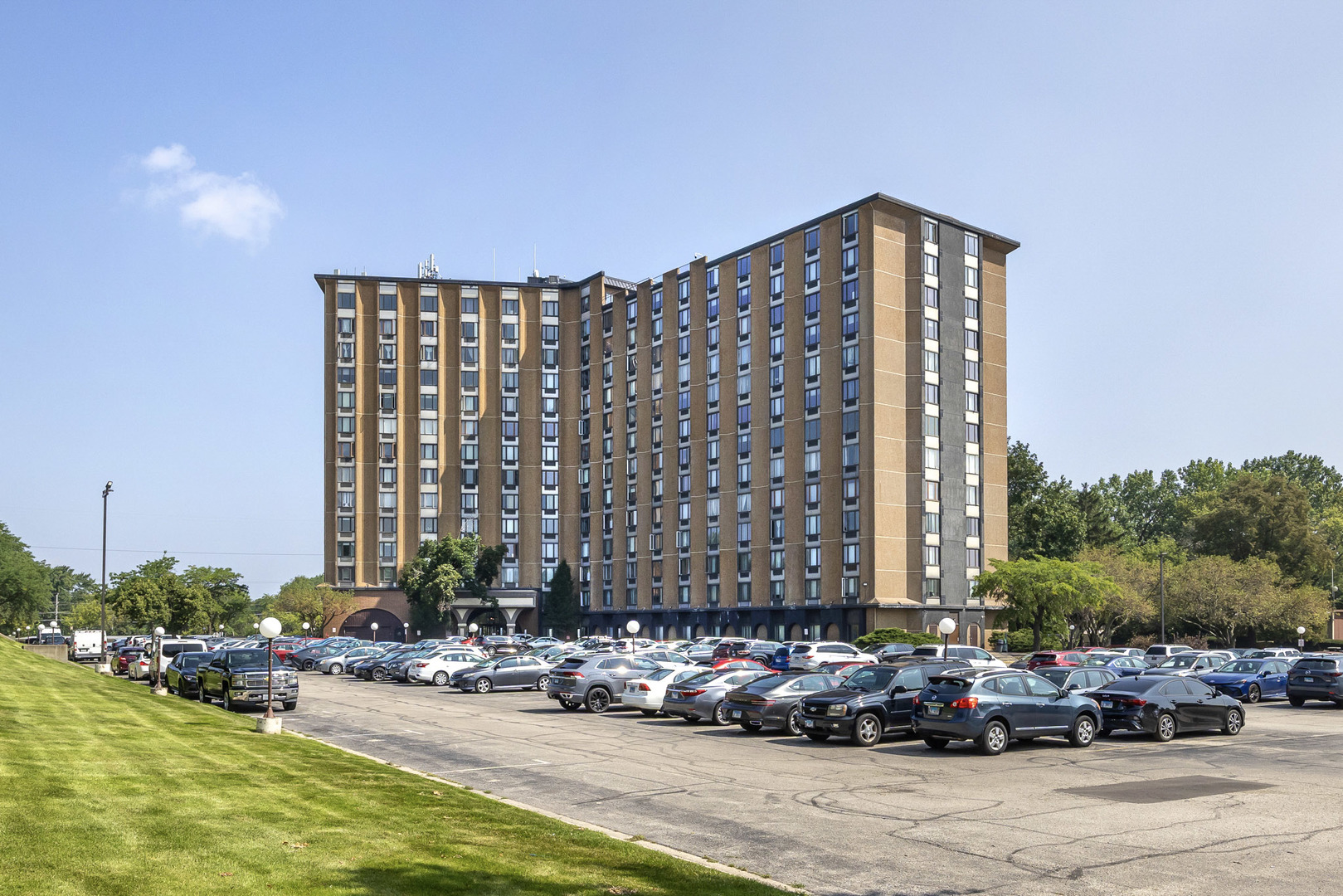 1 Renaissance Place 302 — photo