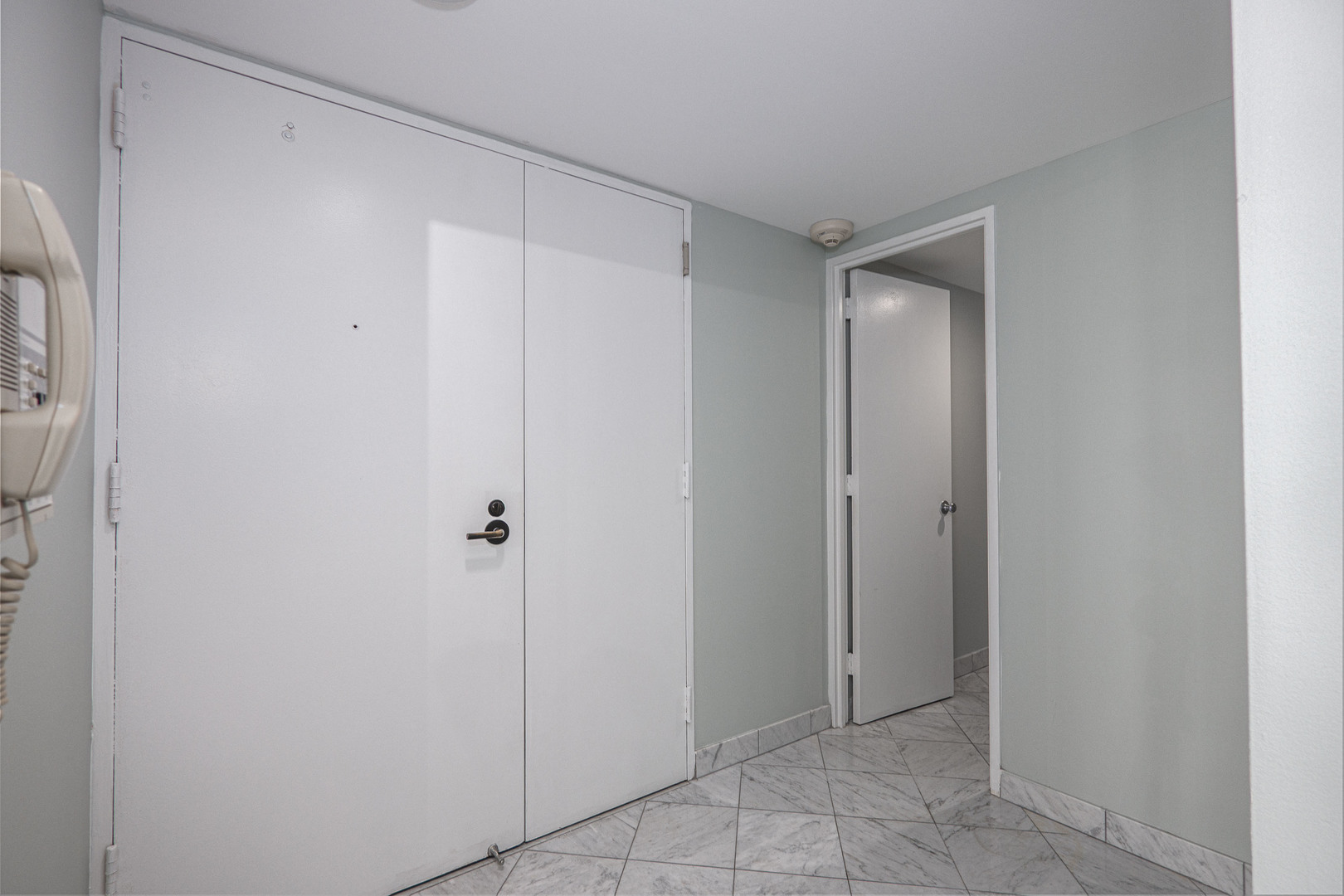 175 E Delaware Place #7207, Chicago, IL 60611 — photo 2
