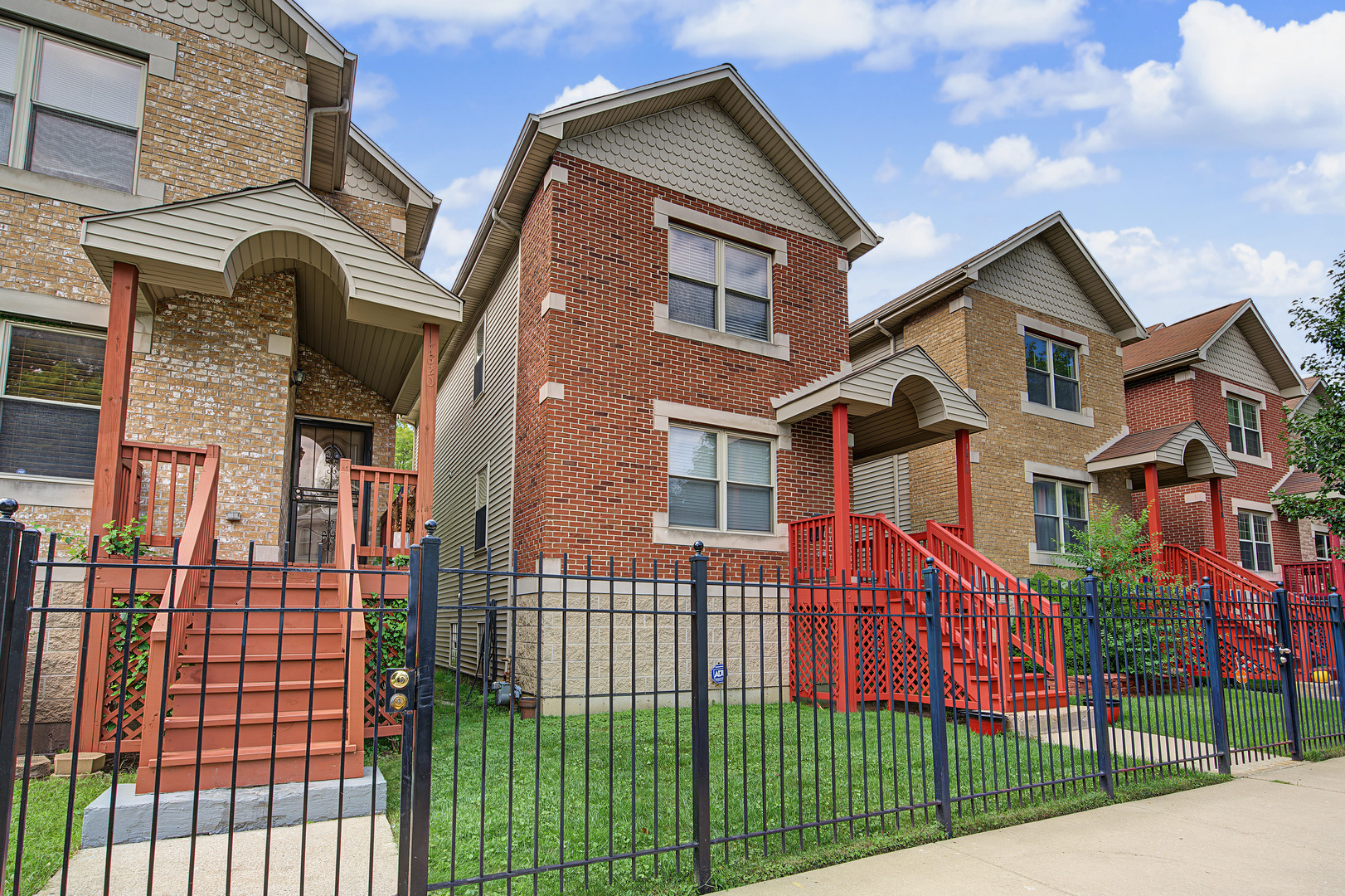7816 S Woodlawn Street — photo