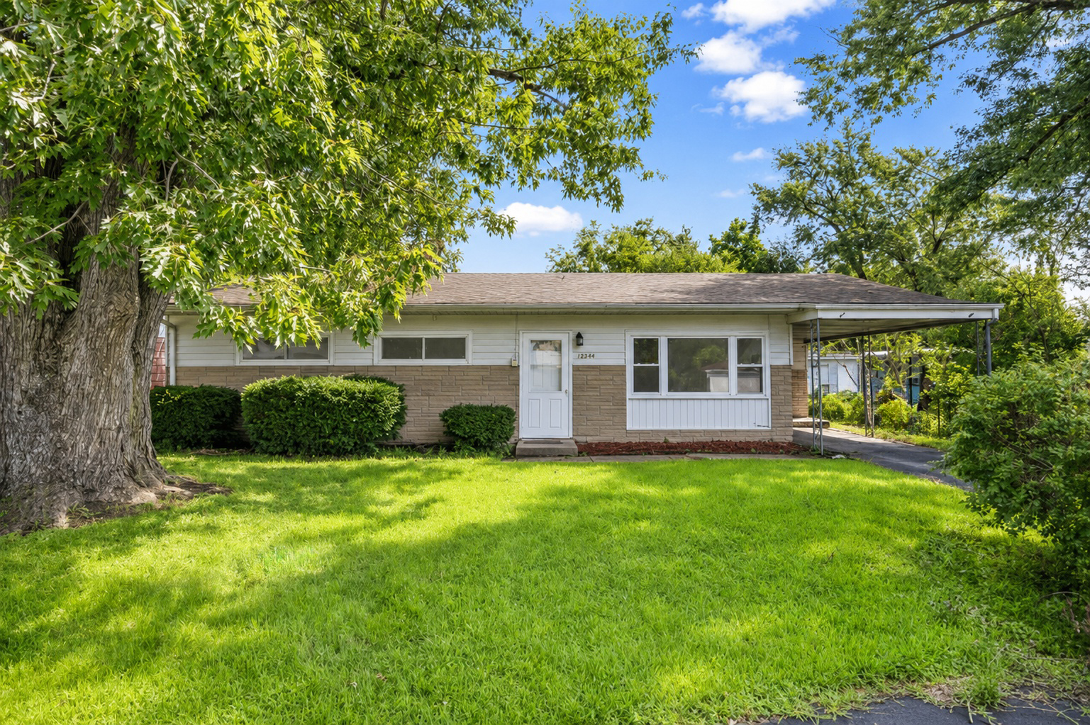 16243 Clifton Park Avenue — photo