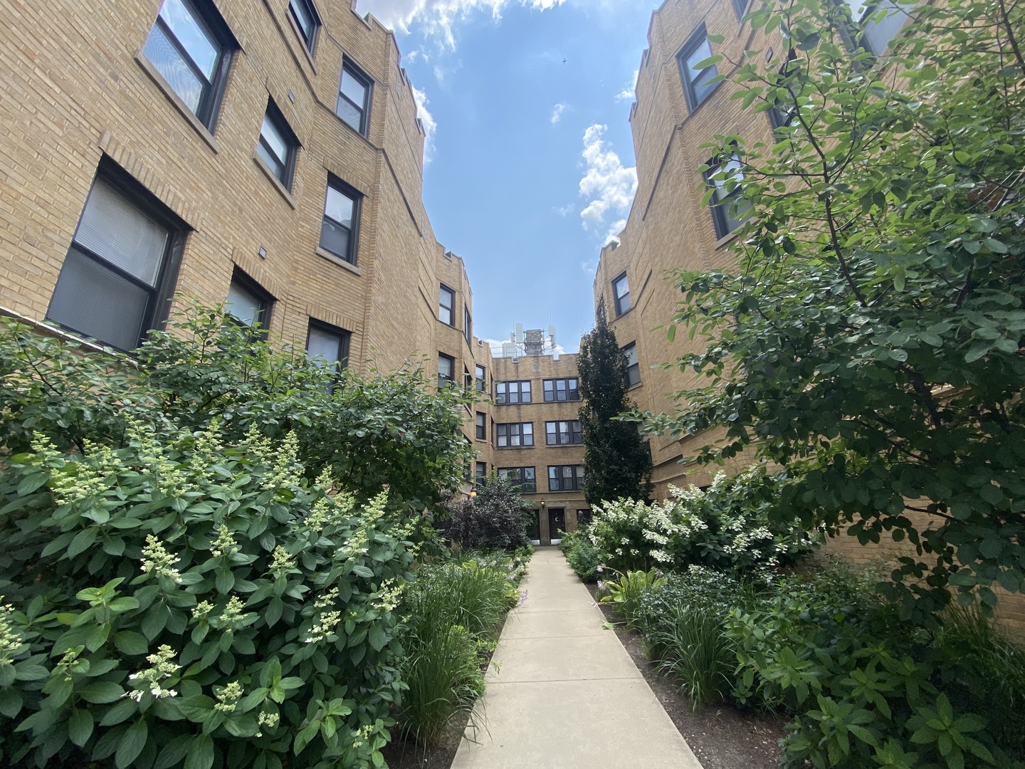 2803 W Lawrence Avenue Unit D1N — photo