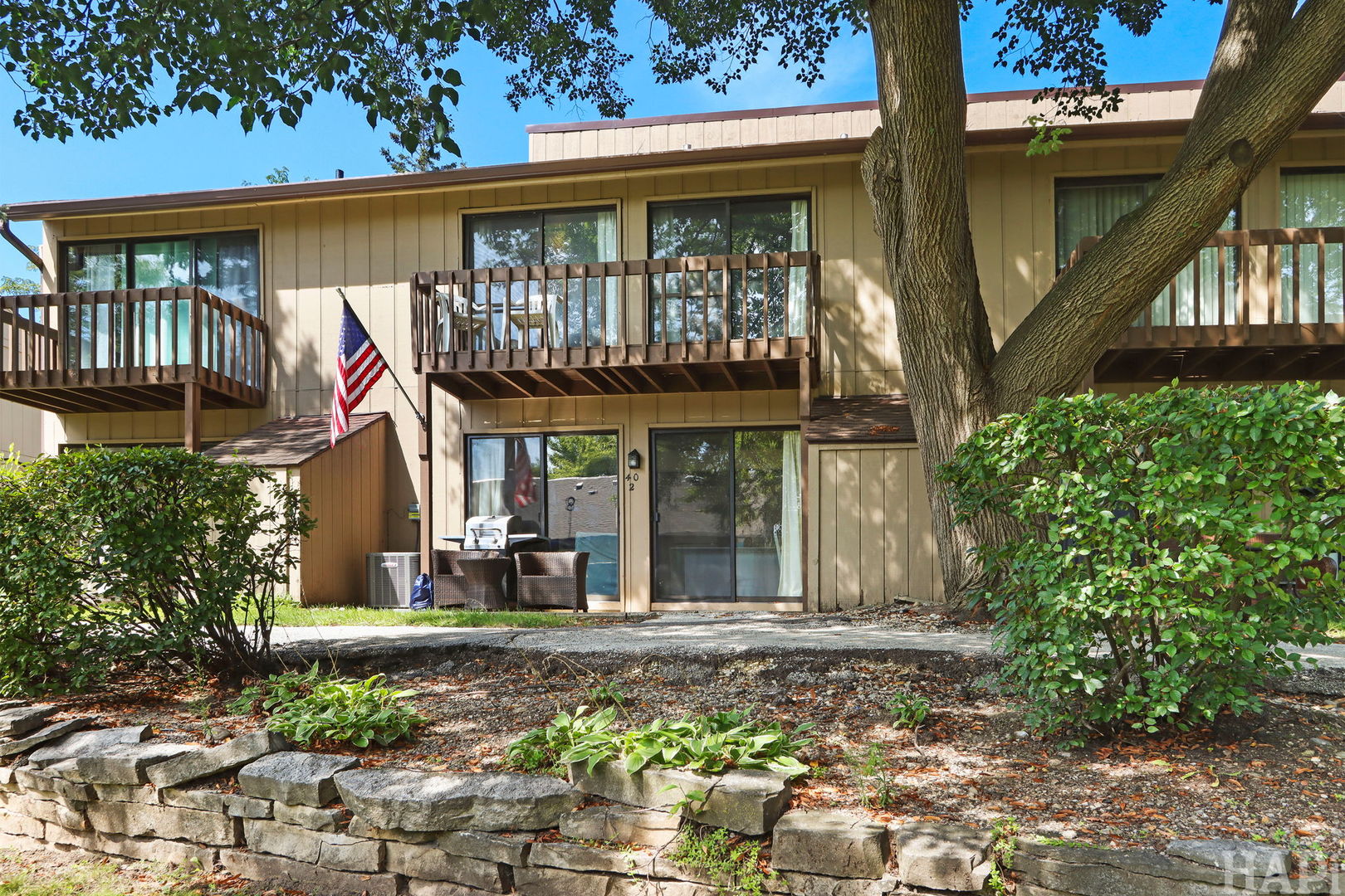40 Bermuda Colony 2 — photo